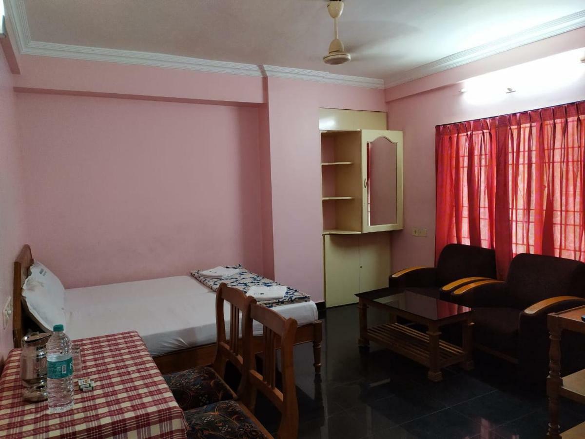 Manjalikulam Tourist Home Thiruvananthapuram Екстер'єр фото